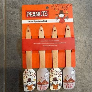 Peanuts set of 4 fall spatula set